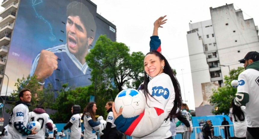  Inauguraron el mural más grande del mundo en homenaje a Diego Maradona 