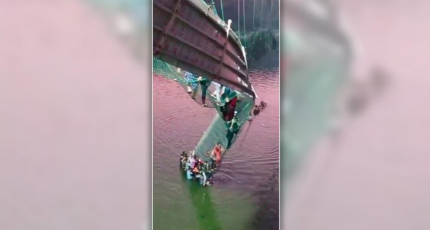  Al menos 60 muertos en el colapso de un puente colgante recién reparado 