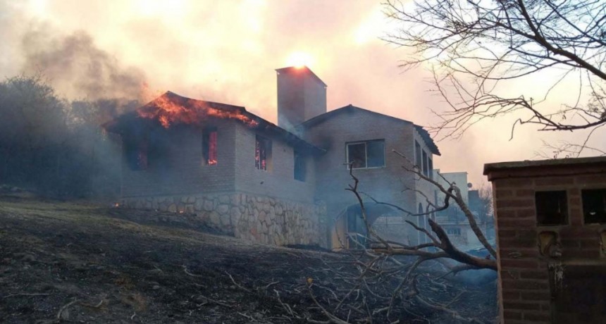  Controlaron el incendio que causó destrozos en el Valle de Punilla 