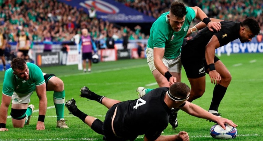  Los All Blacks le ganaron a Irlanda y enfrentarán a Argentina en semifinales 