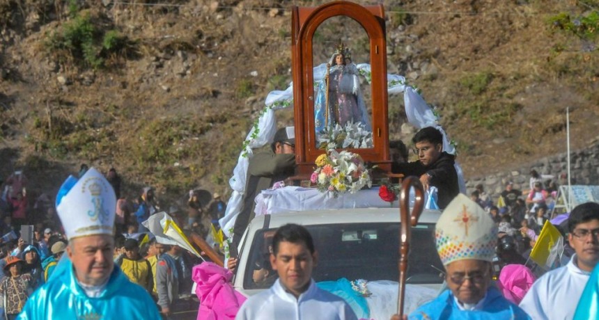  Miles de jujeños honraron a la Virgen del Rosario en Río Blanco 