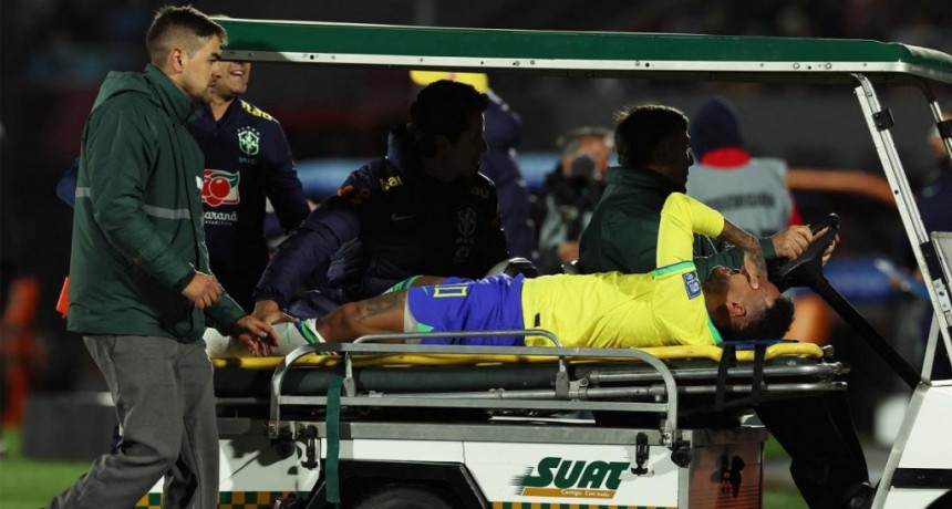  Se confirmó la lesión de Neymar: rotura de ligamento y menisco de la rodilla izquierda 