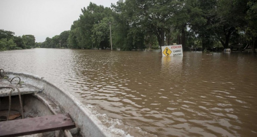  La crecida del río Paraná derrumbó dos puentes en Santa Fe 