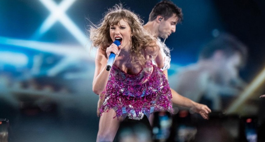  Una brasileña de 23 murió en un show de Taylor Swift por la ola de calor extremo 