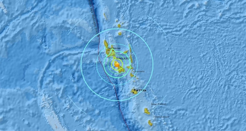  Un terremoto de magnitud 6,7 causó 
