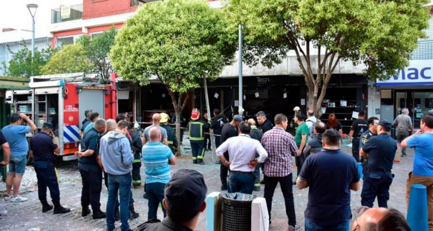  Al menos 24 lesionados por la explosi&oacute;n de un comercio en Florencio Varela 