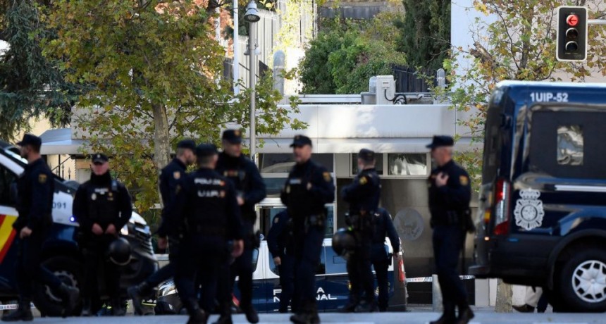  Varias sedes diplomáticas ucranianas en Europa recibieron 