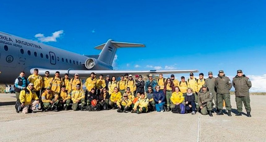  Suman treinta brigadistas a combatir los incendios en Tierra del Fuego 
