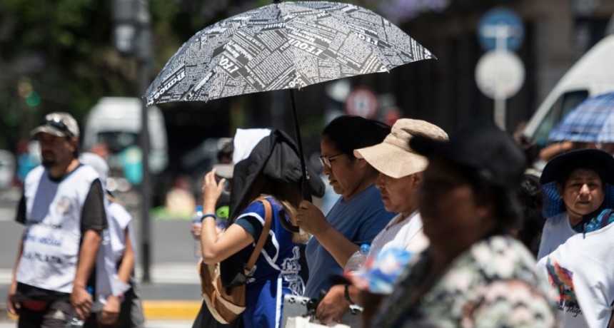  El calor no cede y hoy se espera otra jornada agobiante con 36 grados de máxima en el AMBA 