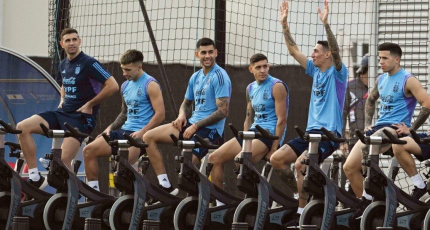  Scaloni rearma el equipo sin Acuña y con las dudas de Di María y De Paul 