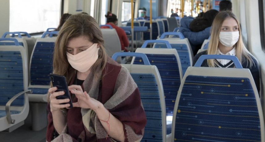  Ante la suba de casos, Salud volvió a recomendar el tapaboca en espacios cerrados y en el transporte 