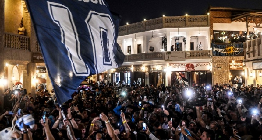  Banderazo argentino, un ritual en Doha antes de cada partido 
