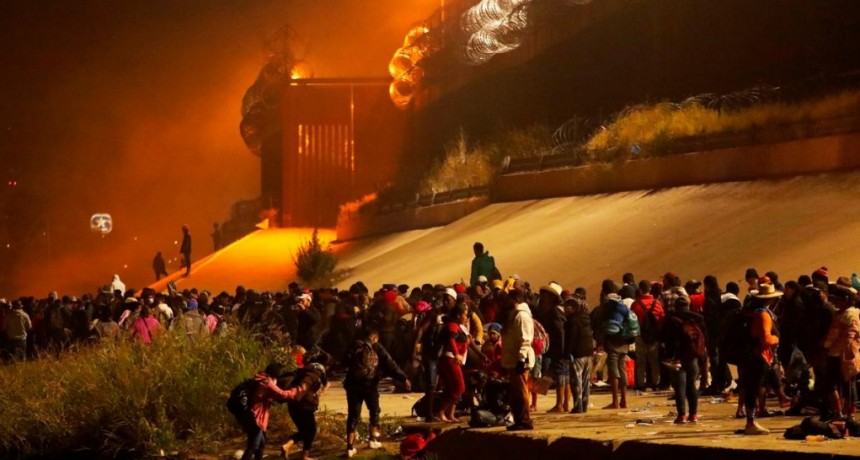  Migrantes se agolpan en frontera entre México y EEUU a días de que expire el Título 42 