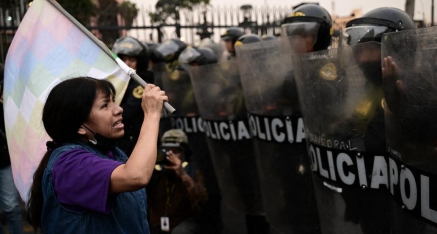  Bajo estado de sitio, Perú se prepara para otra jornada clave en medio de su crisis política 