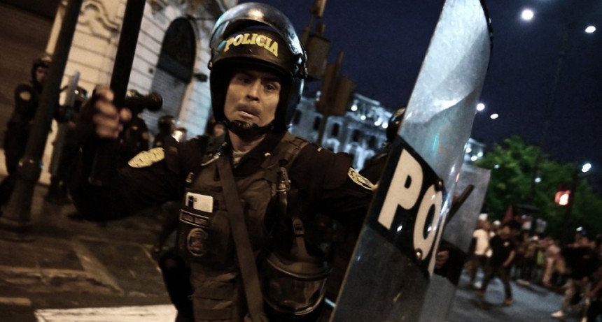  Hay al menos 15 muertos en Perú por las protestas tras la destitución de Castillo 