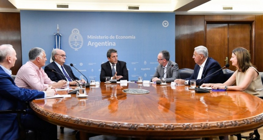  Iveco presentó su plan de inversiones para la producción de camiones y buses a GNC en el país 