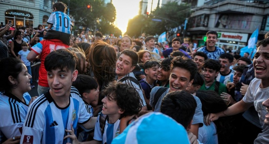  Banderazos de aliento a la Selección desde el Obelisco y varias esquinas porteñas 