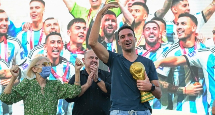 Scaloni recibió el homenaje de Pujato y remarcó que la 