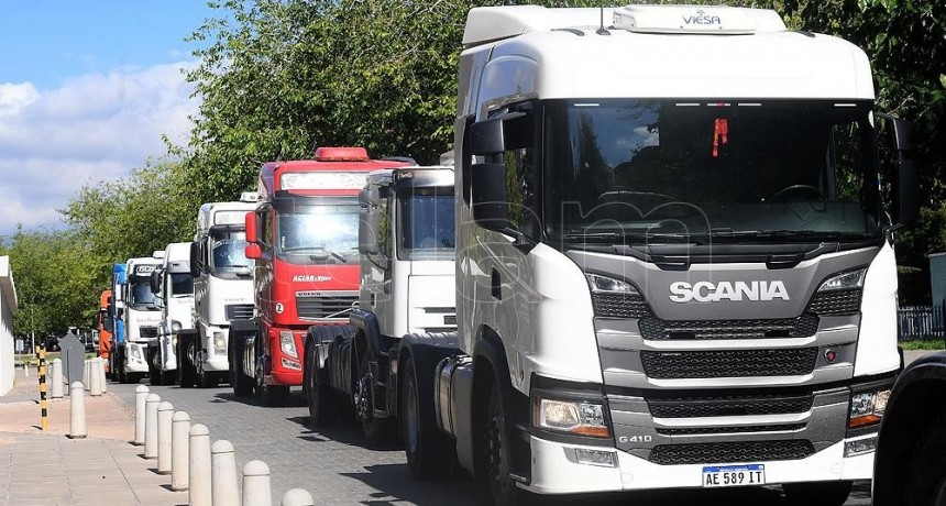  Renuevan la norma que restringe la circulación de camiones 