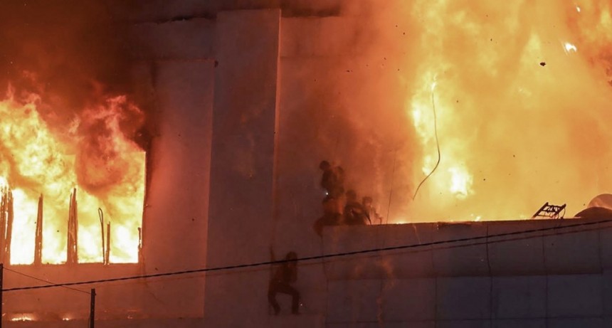  Al menos 19 muertos y 50 heridos tras el incendio de un hotel-casino en Camboya 