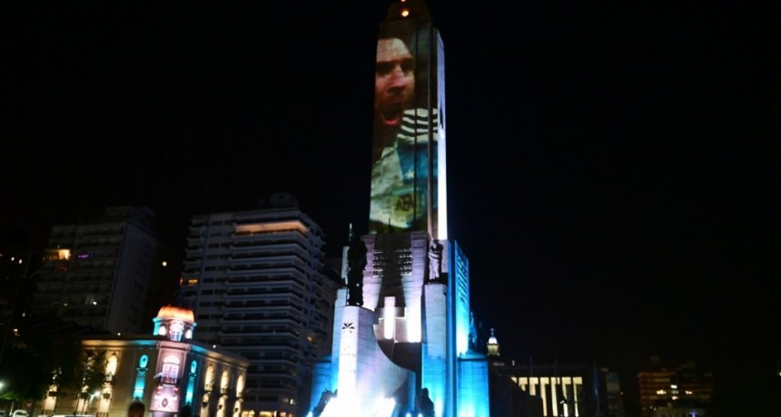  Rosario: homenajearon a Messi y a Di María con un espectáculo multimedia de luces y sonidos 
