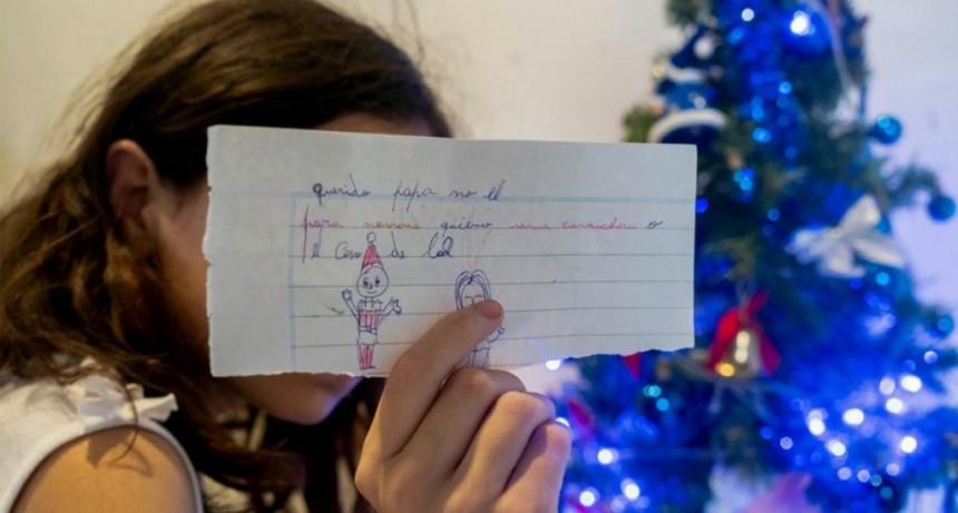  Deseo cumplido: estos chicos por fin celebran una Navidad en familia 