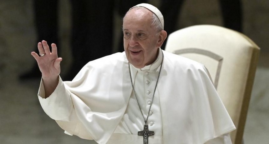  En vísperas de Navidad, el Papa llamó a 