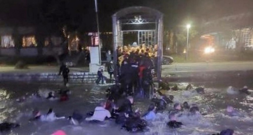  Un barco discoteca se hundió en un río de Belgrado con más de cien personas a bordo 