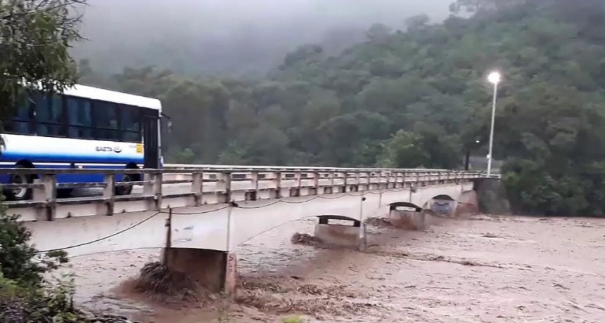  Un alud de barro cortó la Ruta Nacional 51 cerca de Campo Quijano, en Salta 