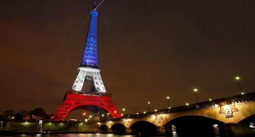  Francia mantendrá el alerta antiterrorista para Año Nuevo y movilizará 90.000 policías 